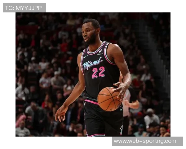 维金斯盛赞鲍威尔为今夏最佳引援称其为顶尖领袖展现非凡实力